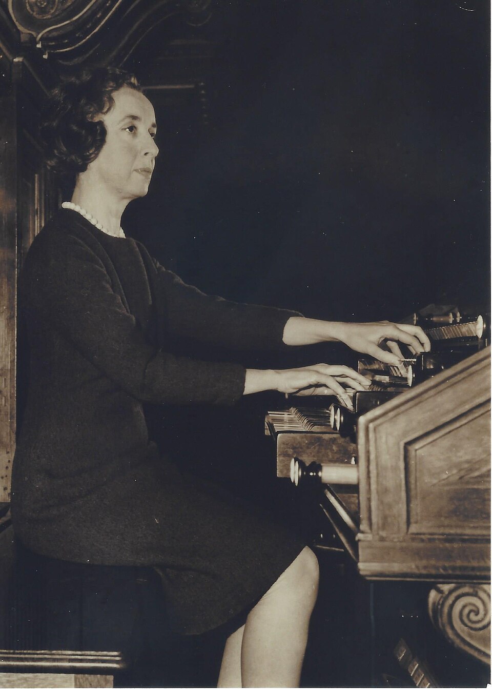 Jeanne Demessieux at the organ of La Madeleine